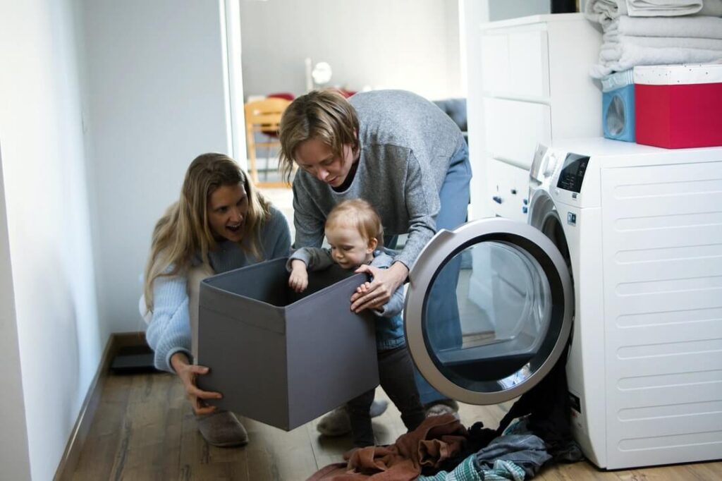 czy transport pralki na leżąco jest bezpieczny? jak przewozić pralkę?